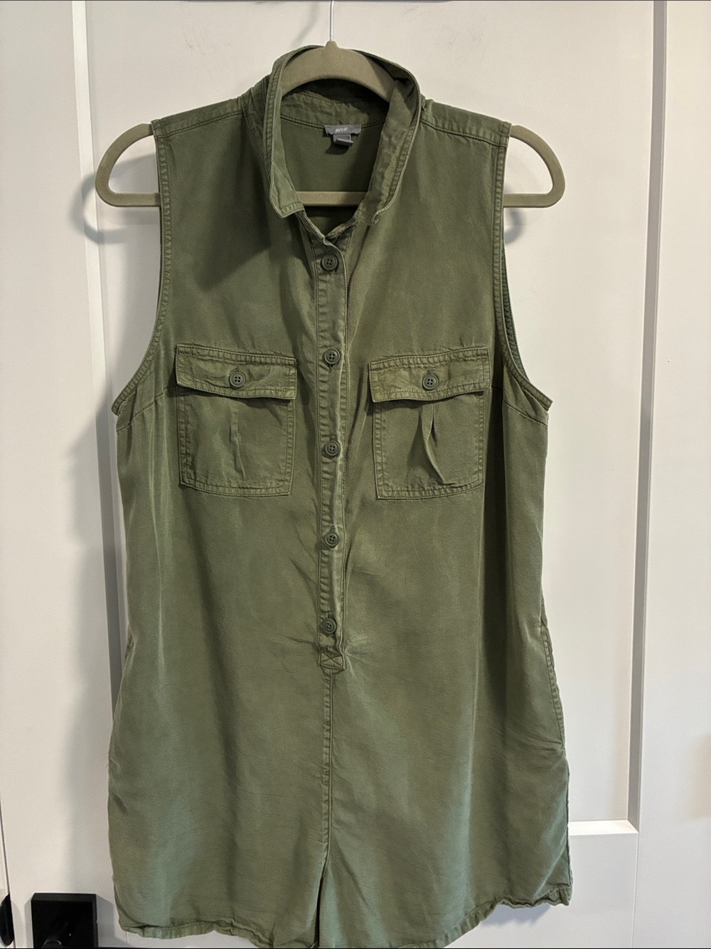 Aerie Sleeveless Utility Romper with pockets- M
